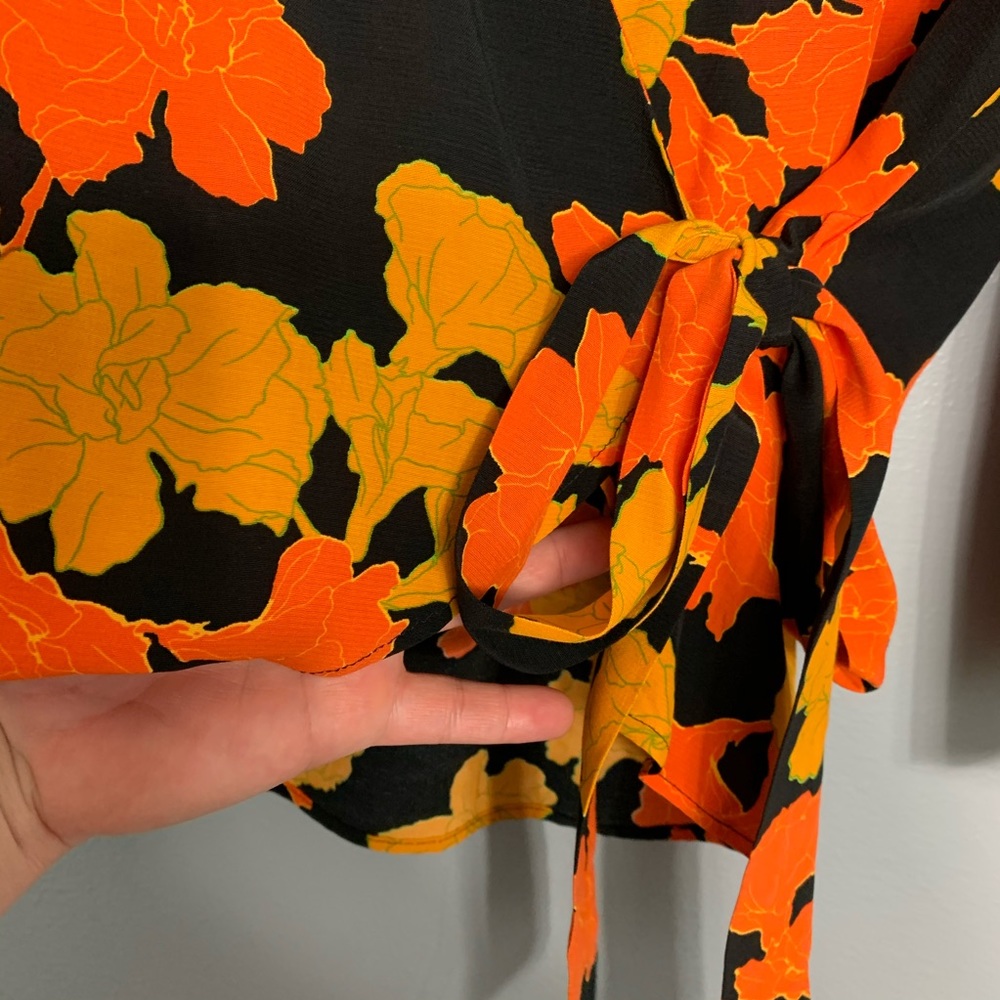 TOPSHOP | bold floral crop wrap top US 0 - Picture 5 of 6
